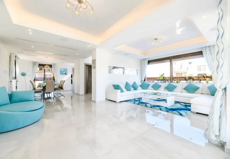 Serenity Seafront Villa - Photo 6
