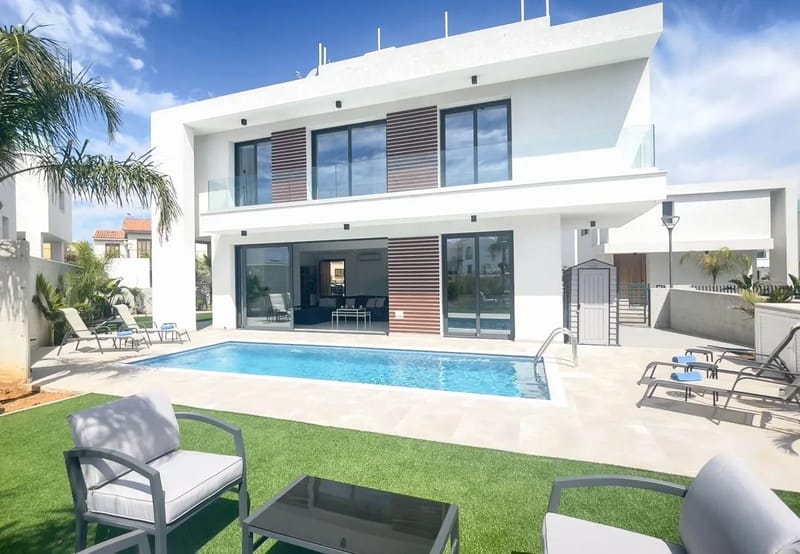 By The Beach - Royal Sapphire Villa
