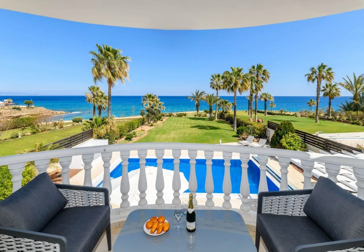 Royal Beachfront Villa - Foto 3