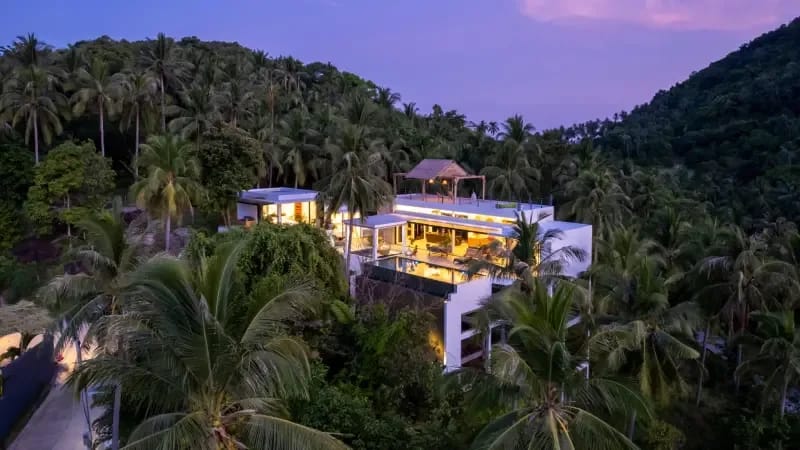 Villa Bond, villa con vistas al mar — foto 1