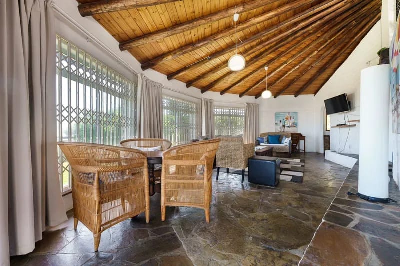 Family Friendly Beach Road House