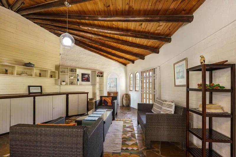 Family Friendly Beach Road House