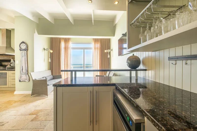 Beachfront Penthouse 43