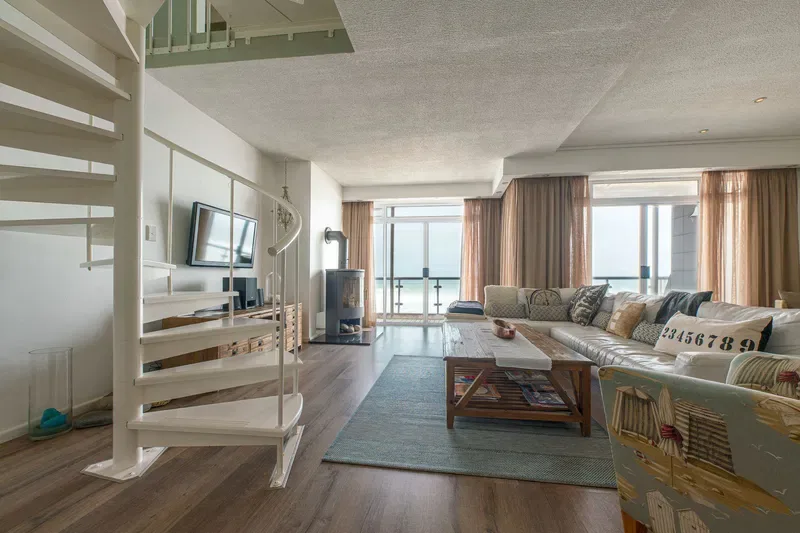 Beachfront Penthouse 43