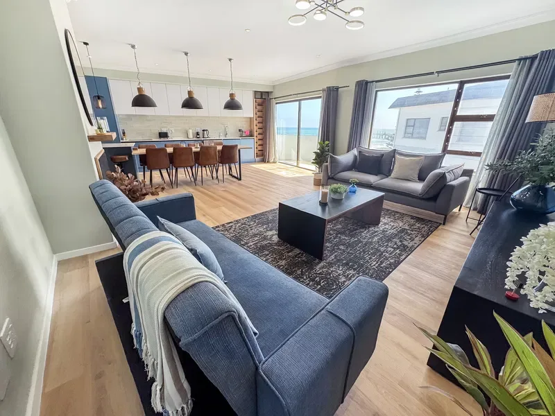 Exquisite Sea View Apartment City Centre