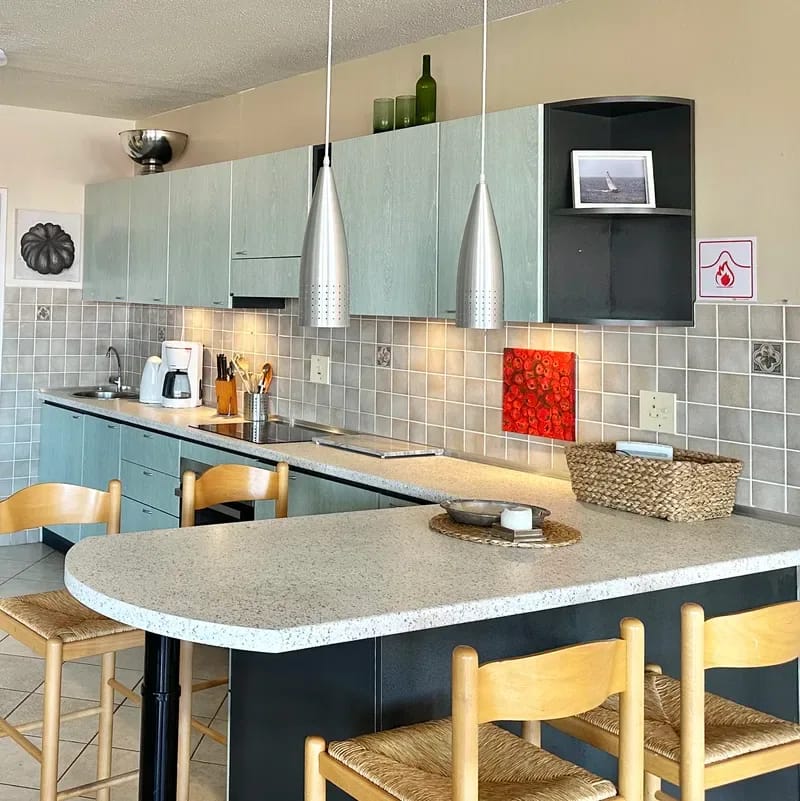Seaside Apartment 5 Minutes from Main Beach