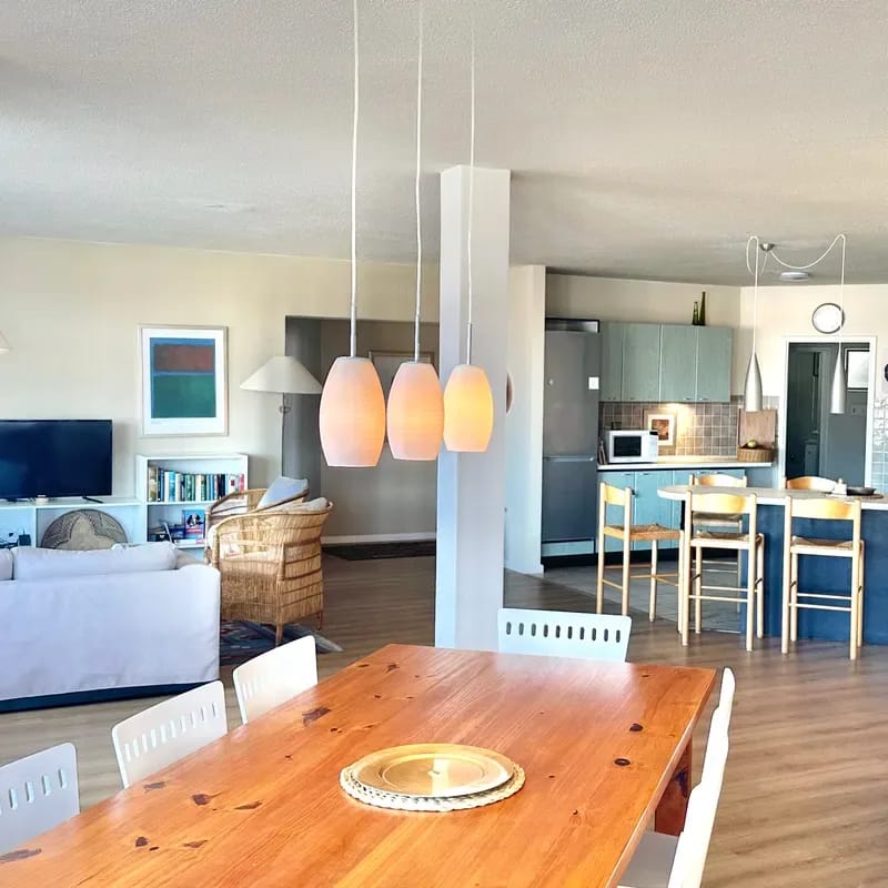 Seaside Apartment 5 Minutes from Main Beach