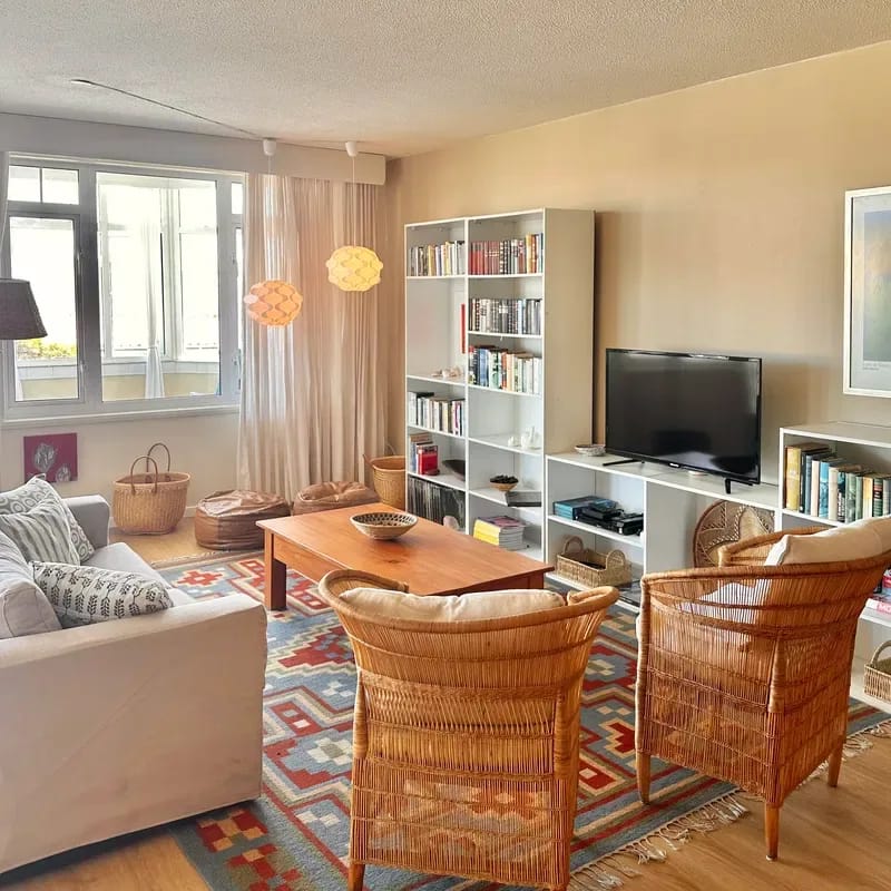 Seaside Apartment 5 Minutes from Main Beach