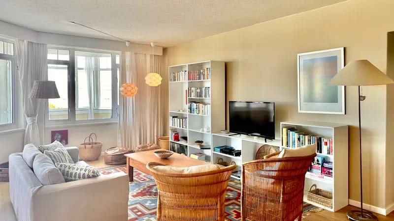 Seaside Apartment 5 Minutes from Main Beach