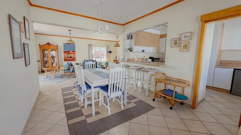 Sea View Cottage Main Beach Area