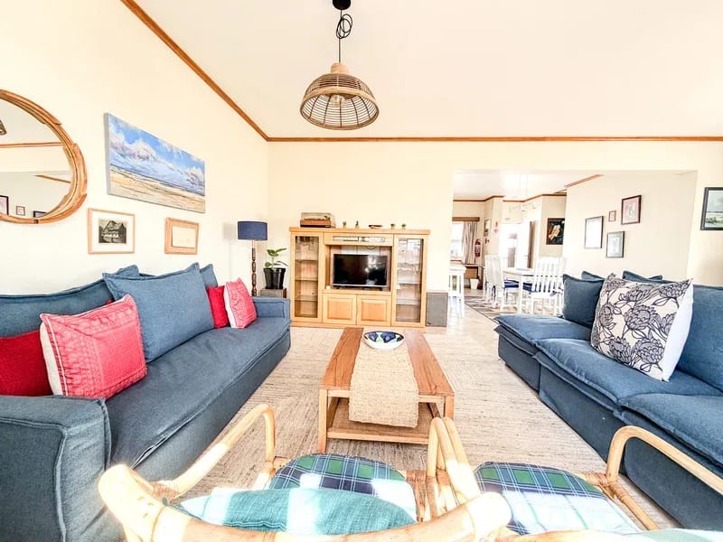 Sea View Cottage Main Beach Area