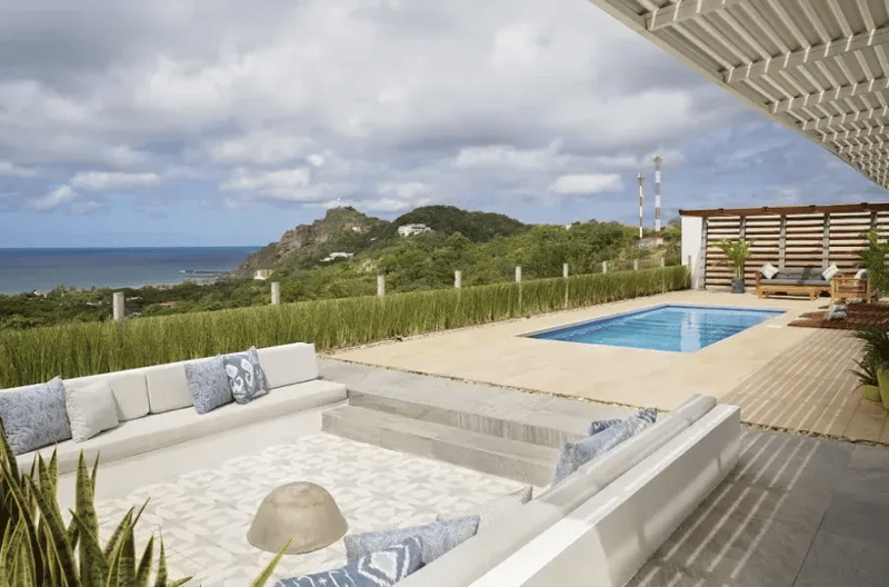 Casa-Yellow-Submarine-con-Terraza-con-Vistas-al-Océano