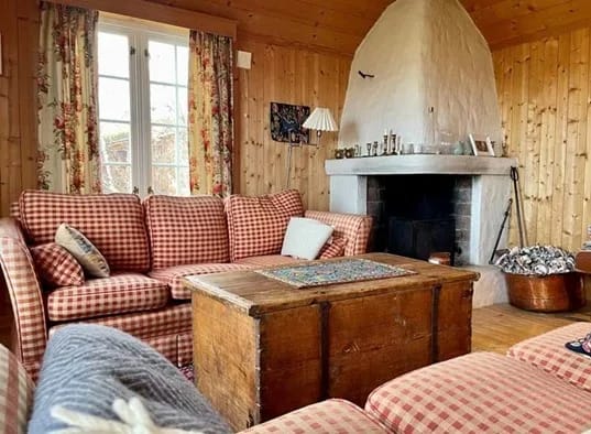 1 Koselig Stue Med Peis Og Flott Utsikt På Fjellene