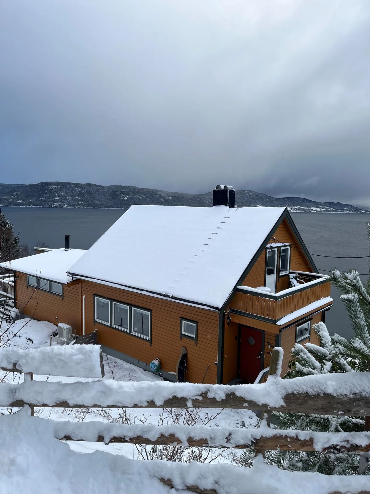 Hjelvikhytte Vinter