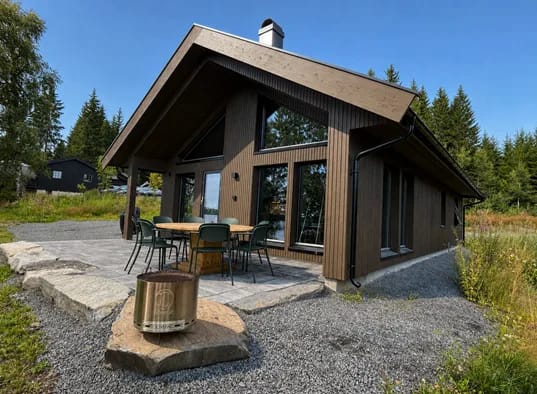 Cabaña Sjølyst junto al lago Næra, Sjusjøen