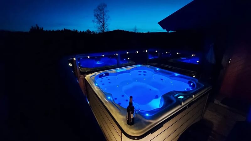 Koia - hytte med boblebad ved fiskevann