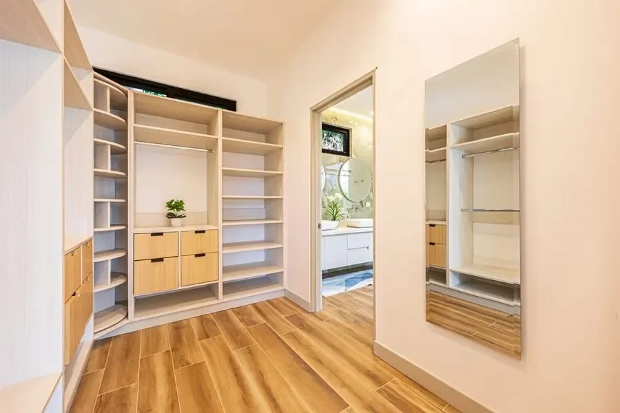 Casa Iguana — Master- Room 1