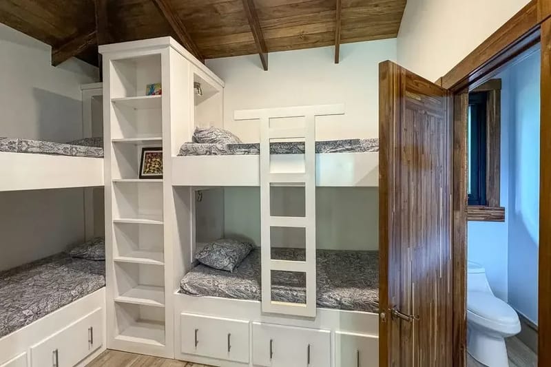 Casa Perezoso — Bunk bed nook