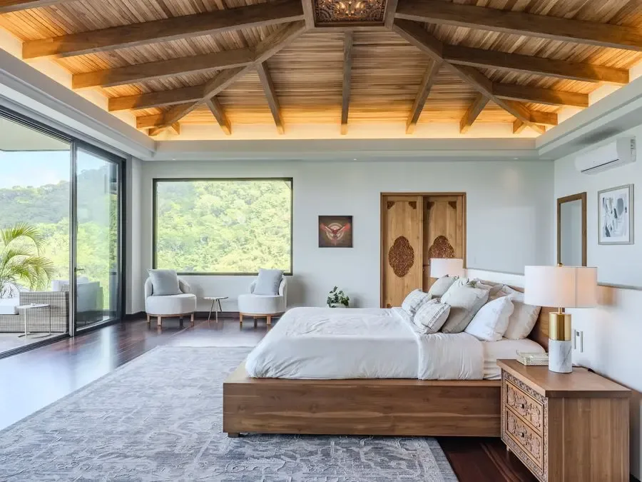 Casa de Luz — Master suite 01
