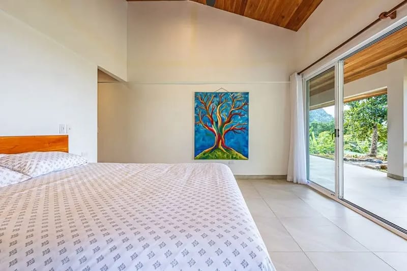 Finca Hermosa / Casa Botanica — Bedroom 1