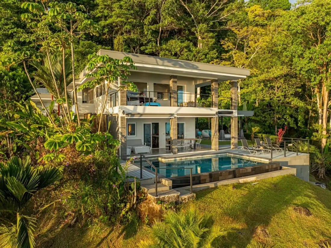 Deja Blue / Indo Chic — Savegre