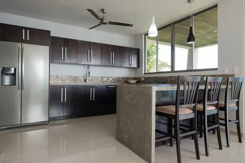 HR1 — Kitchen