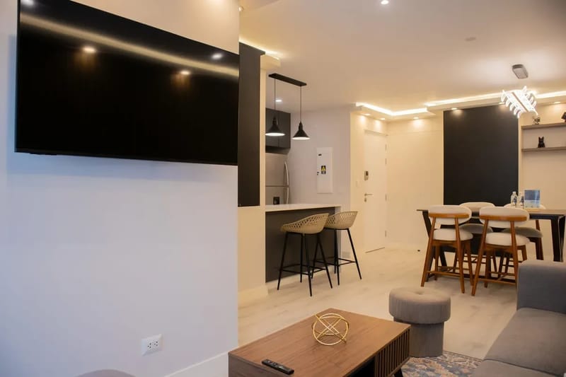 Relaxing 3BR w/ Balcony in Vibrant Miraflores