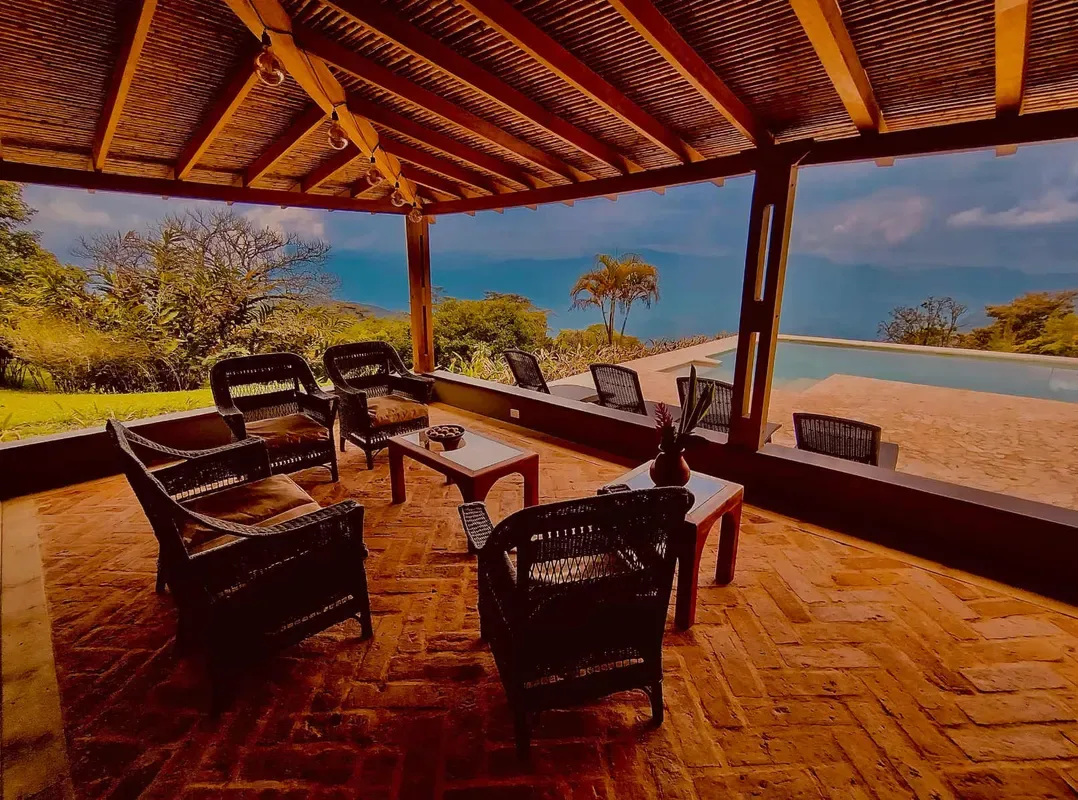 5BR Authentic Coffee Hacienda w/ River Views