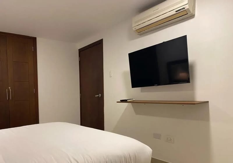 Majestic 2BR w/ AC in Bocagrande