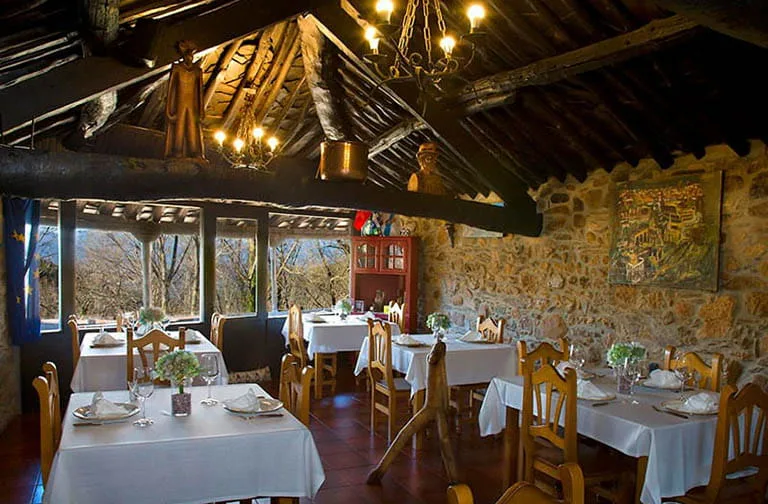 Dining room with views of Las Médulas