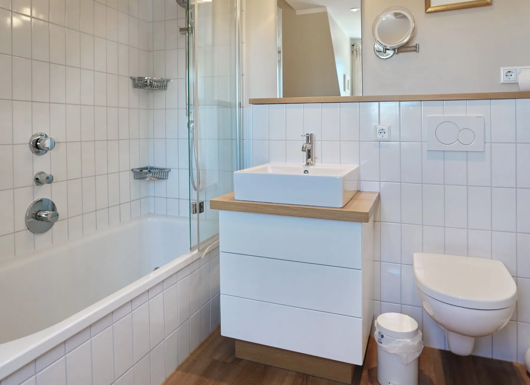 2-Raum Appartement mit ca. 32m ² Nutzfläche, Parkplatz, Nichtraucher.