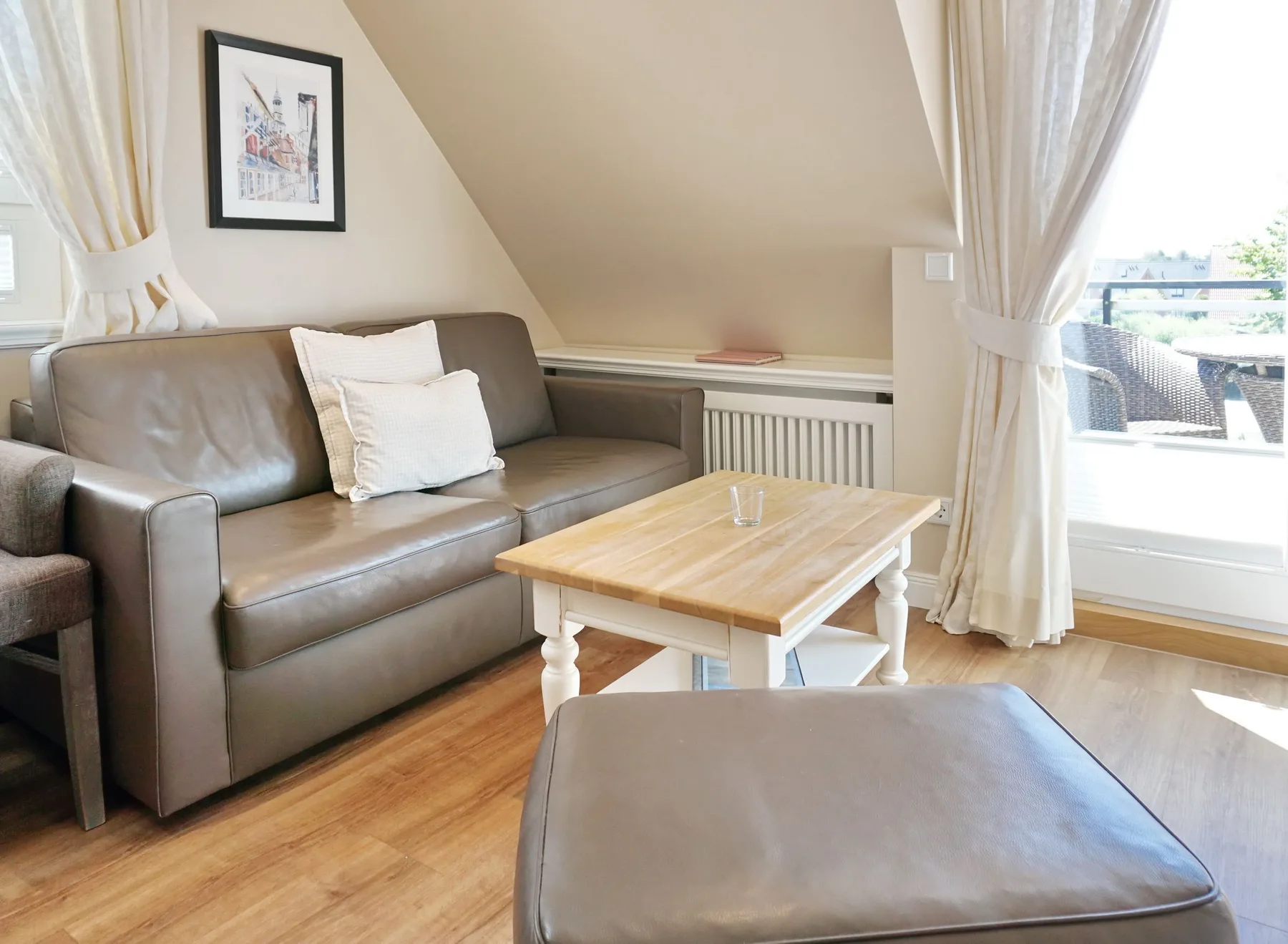 2-Raum Appartement mit ca. 32m ² Nutzfläche, Parkplatz, Nichtraucher.