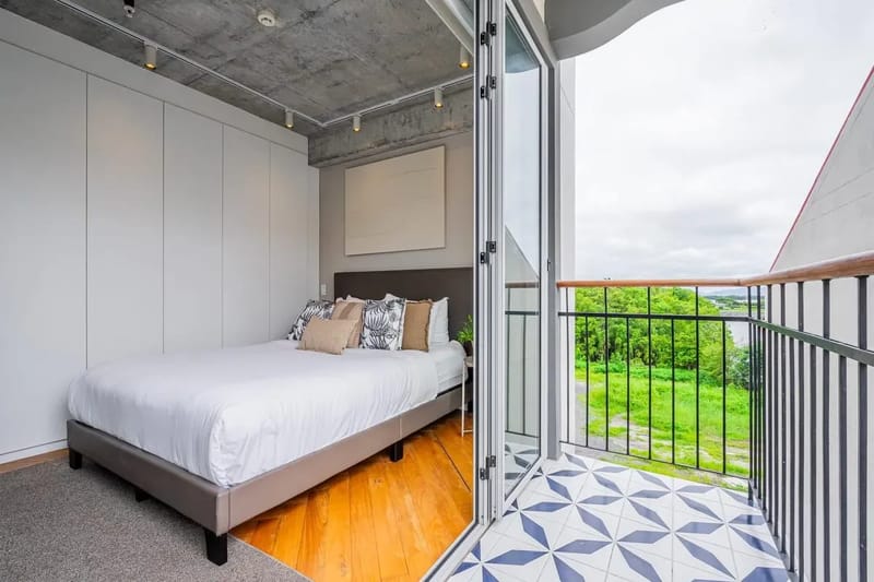 Upscale 2BR in Plaza Herrera