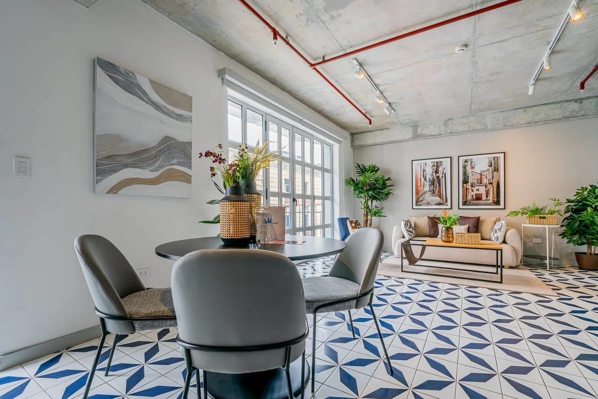 Upscale 2BR in Plaza Herrera