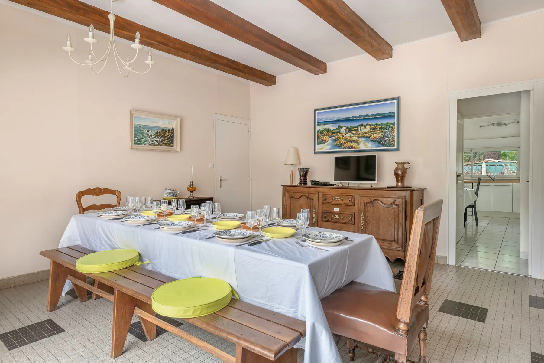Casa entre pinos y playa