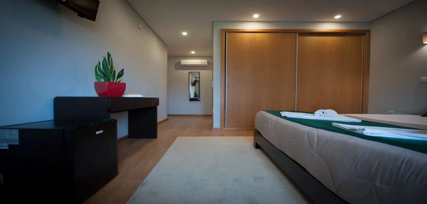 Guest room 305
