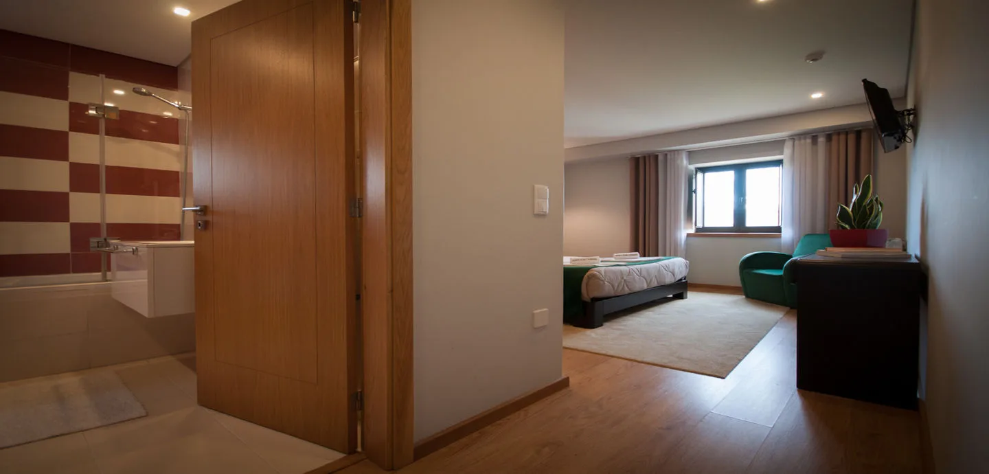 Guest room 305