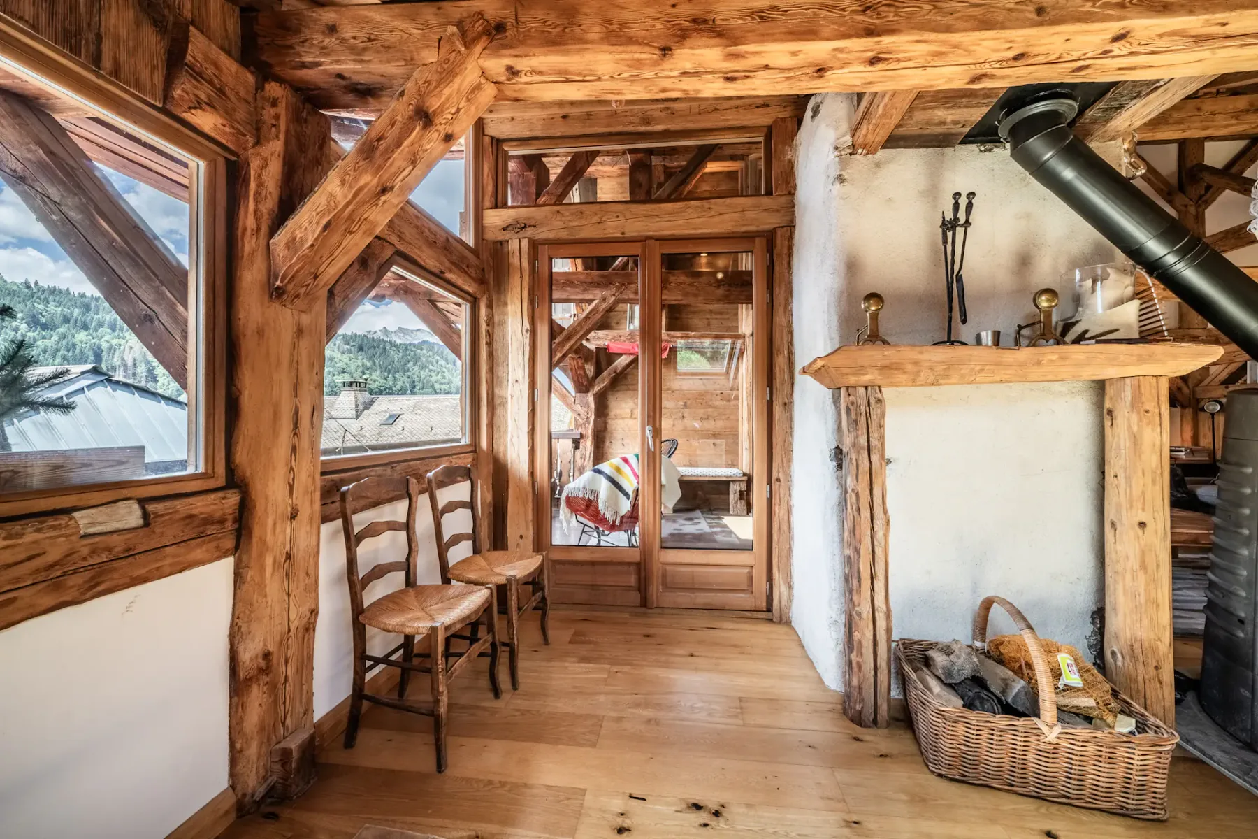 Alpine reading area luxury eco-friendly chalet La Ferme de Margot Morzine