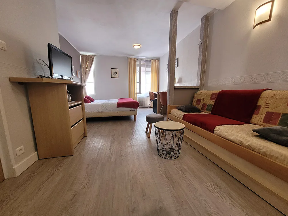 Guest room