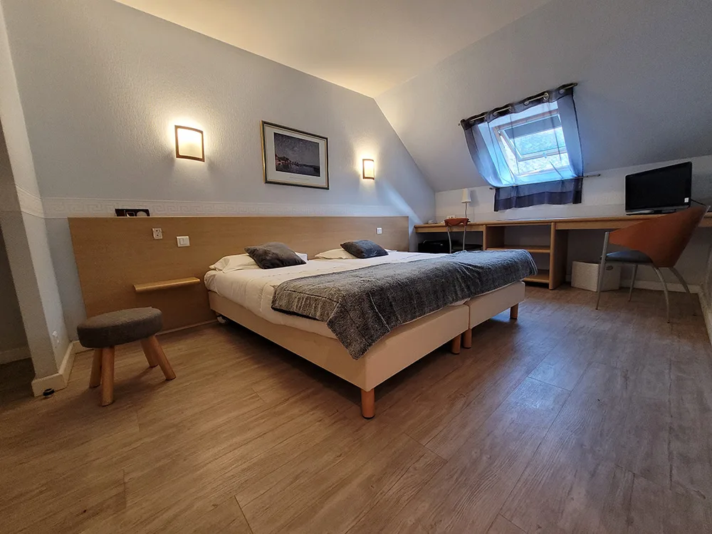 Guest room