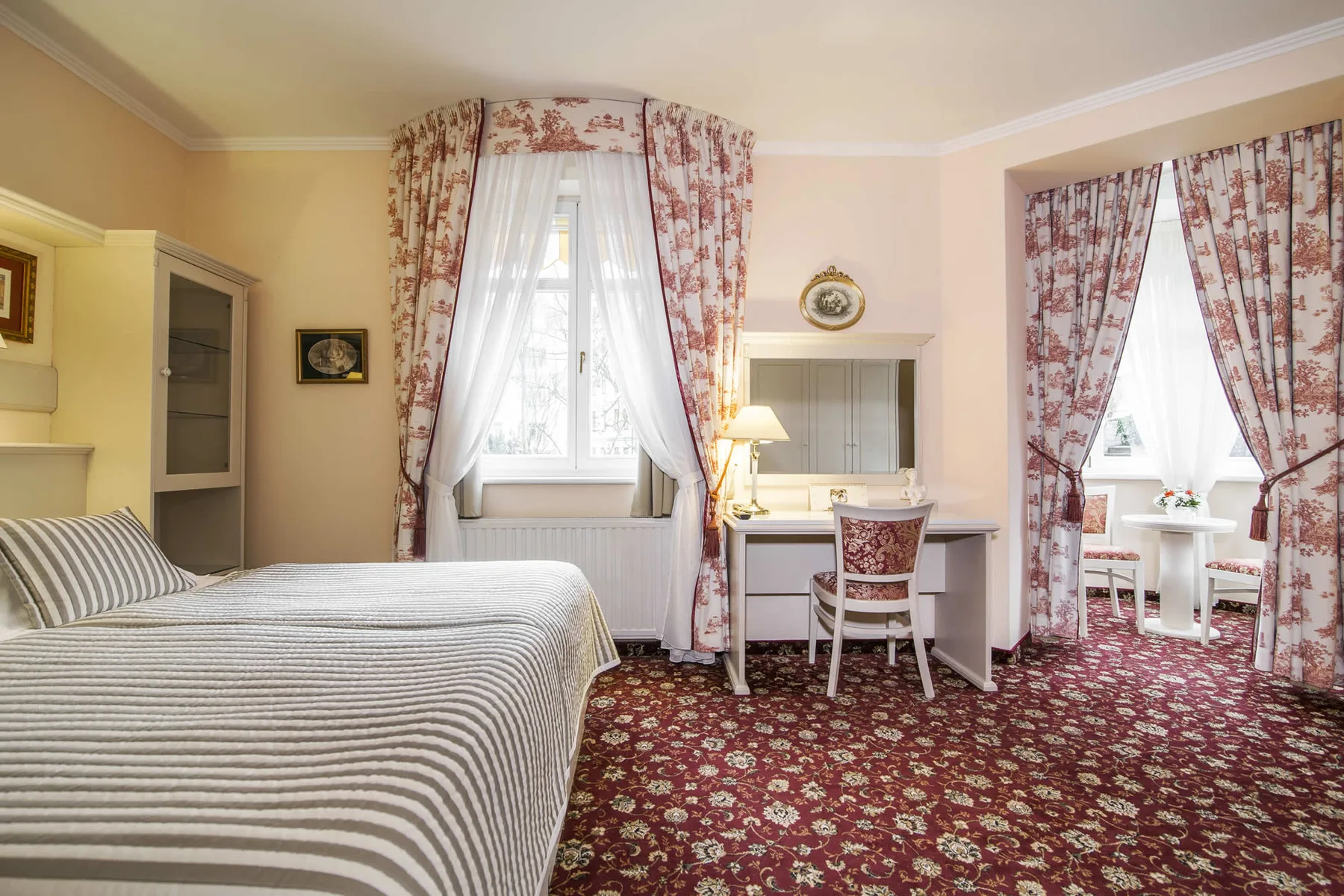 Suite interior