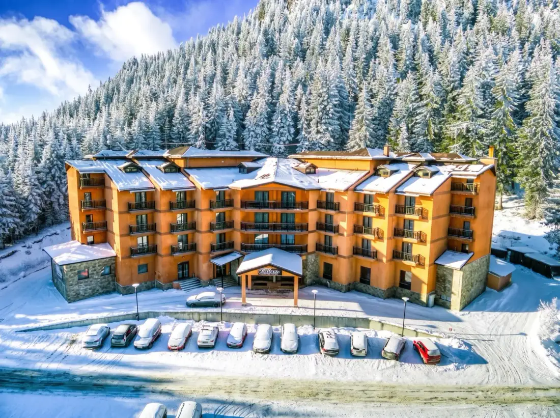Vista aérea invernal del Hotel Bellevue