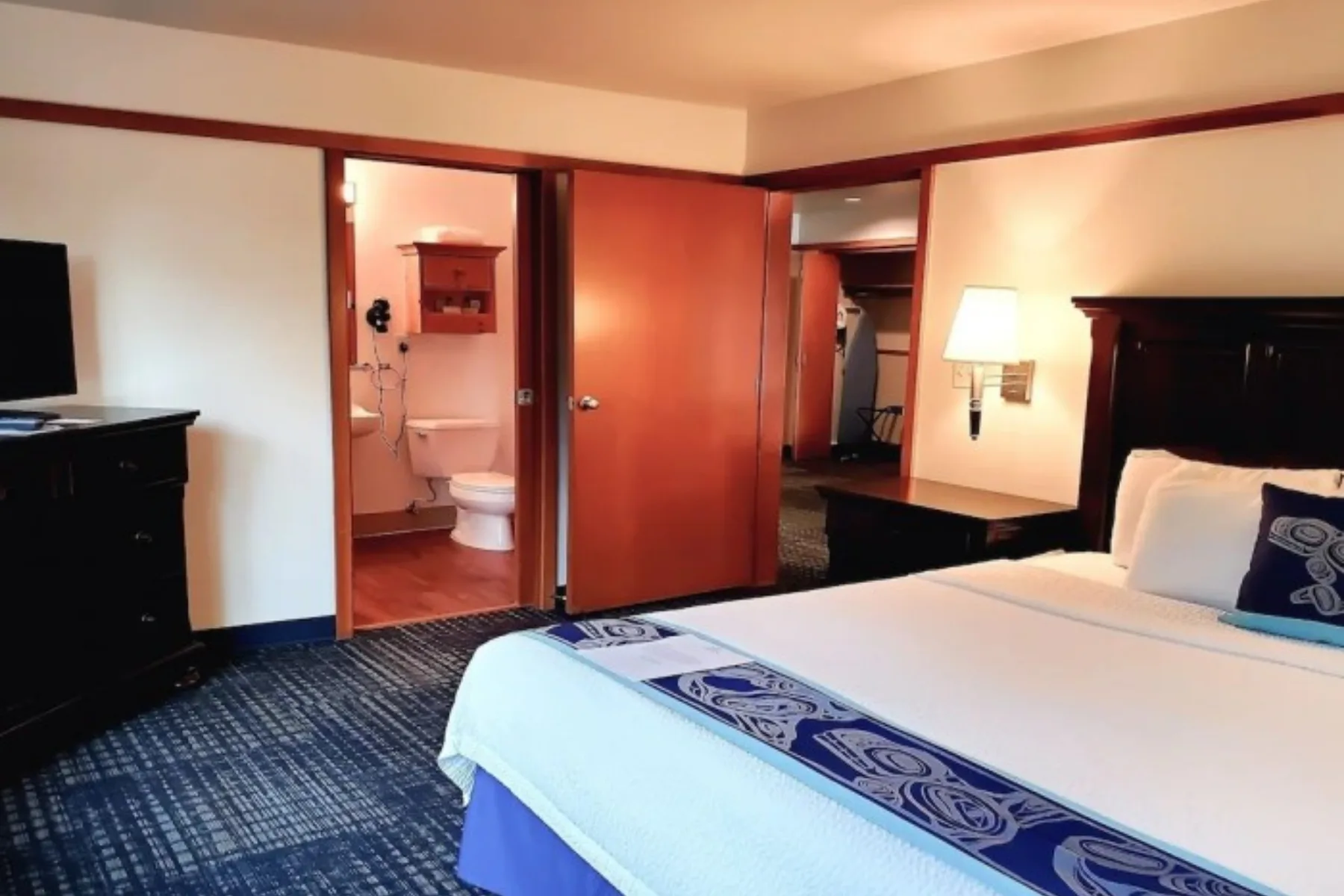 One-bedroom suite