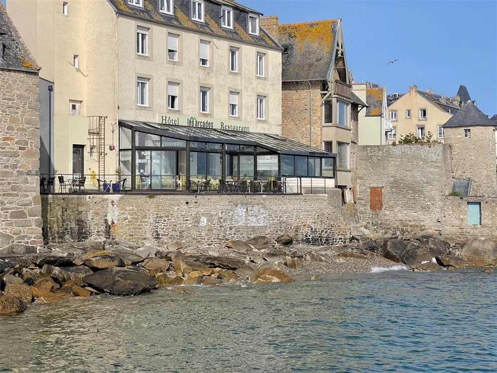 Hotel Les Arcades property photo
