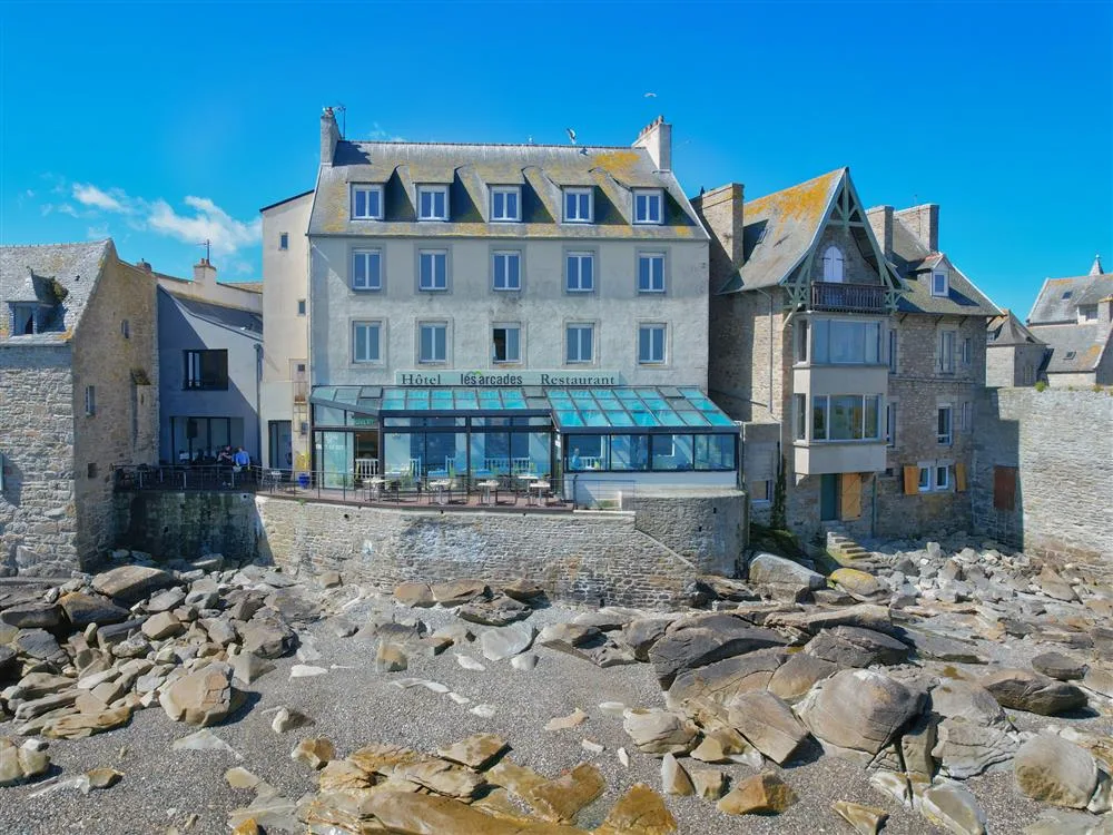 Hotel Les Arcades property photo