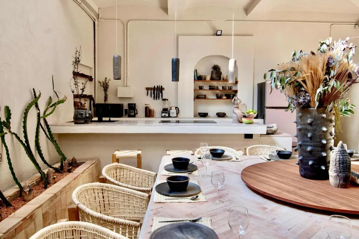 Stylish 6BR with Lovely Terrace
