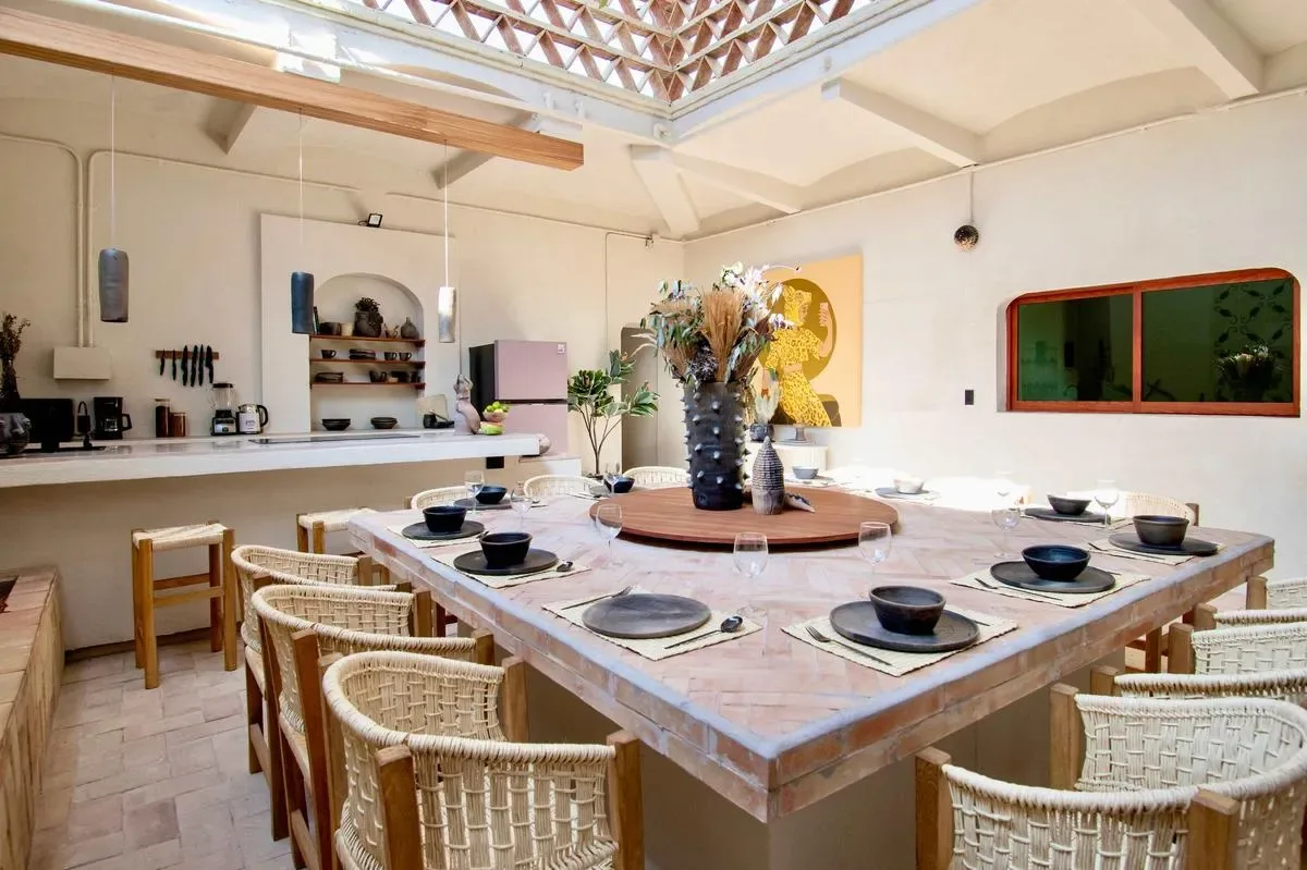 Stylish 6BR with Lovely Terrace