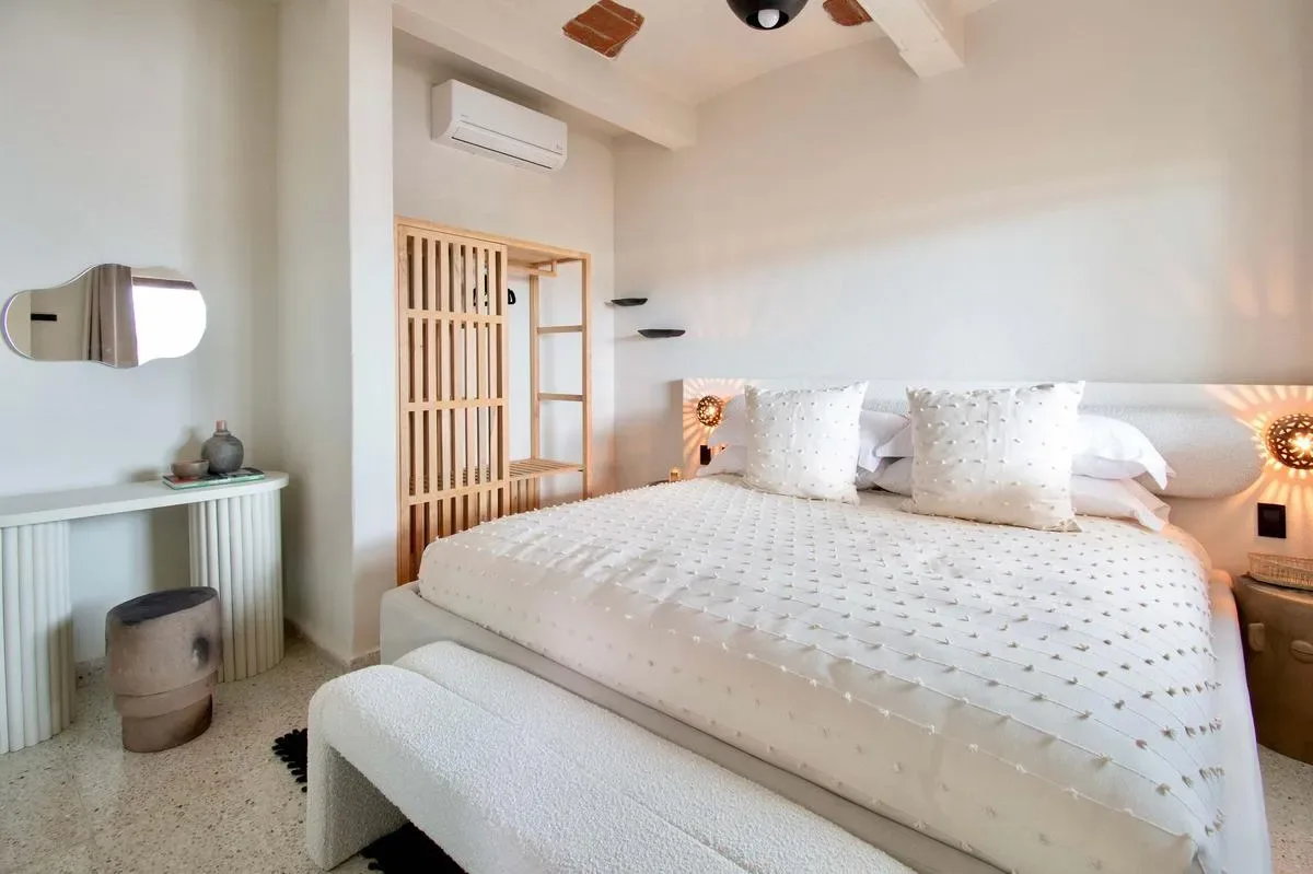 Stylish 6BR with Lovely Terrace
