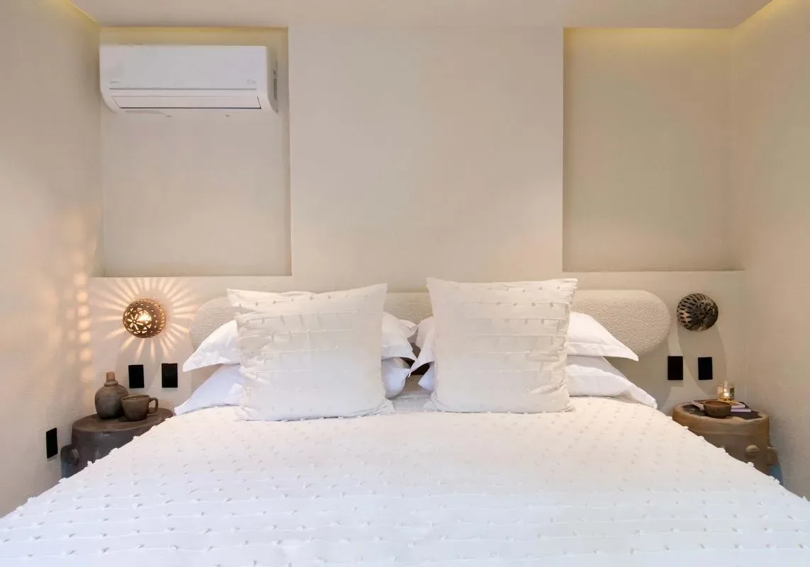 Stylish 6BR with Lovely Terrace