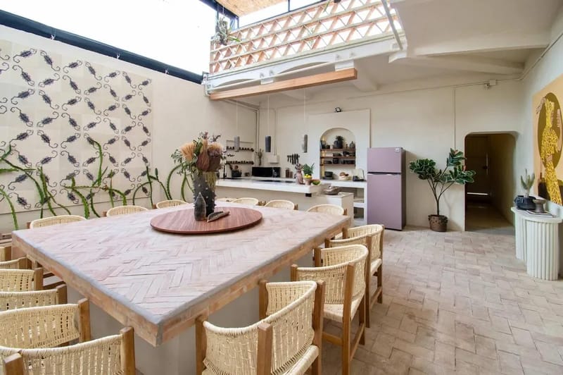 Stylish 6BR with Lovely Terrace